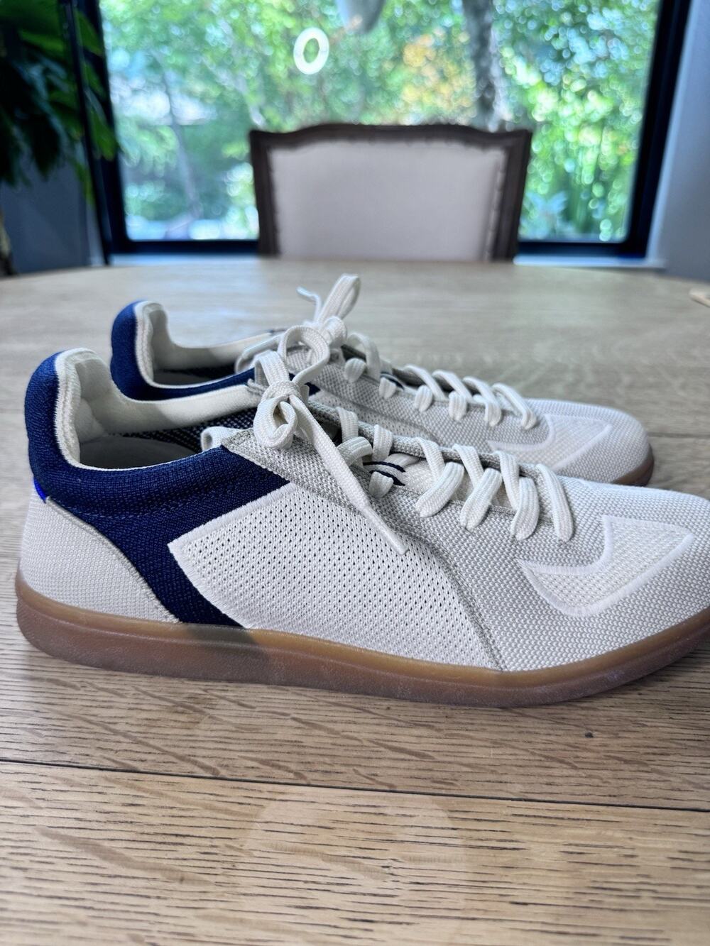 Rothy’s Men’s SZ 9 RS01 Sneakers Off White Knit Dark Navy Heel Gum Rubber Sole
